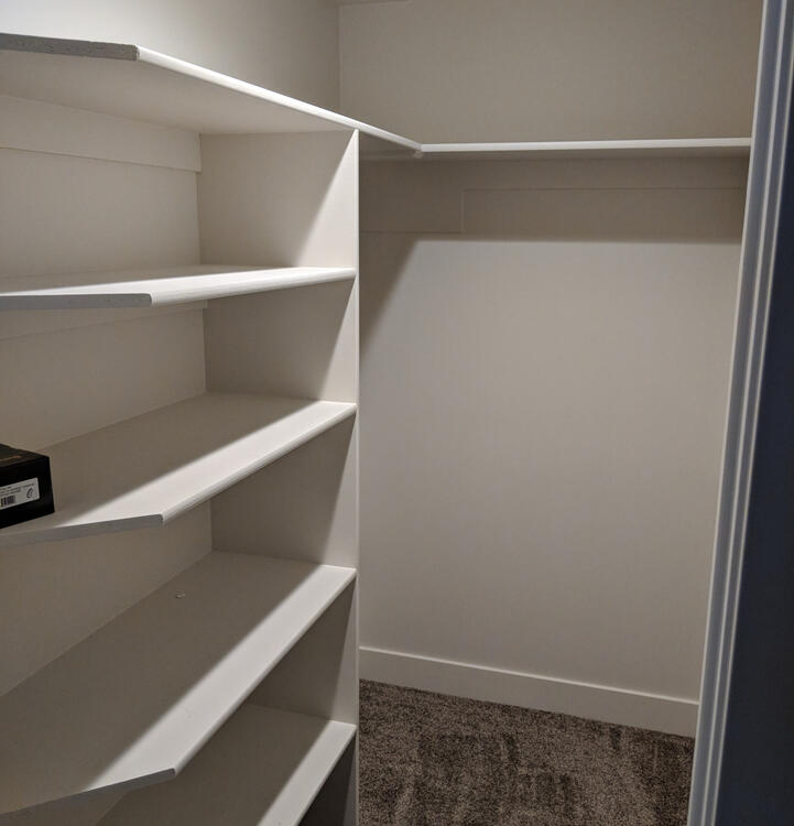 Closet/shelf